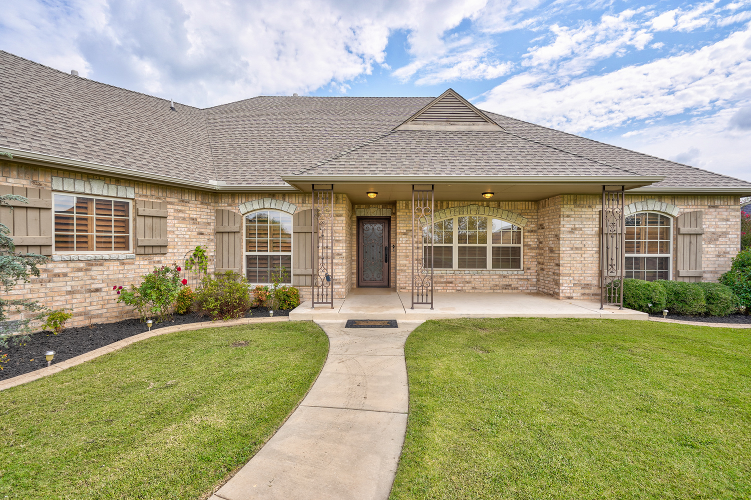 3004 Dogwood Court Moore, Oklahoma 73160 Nested Tours